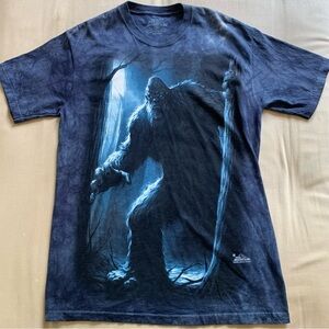 The Mountain T-Shirt Mens Medium Bigfoot Sasquatch Yeti Dark Blue Tie-Dye 2009